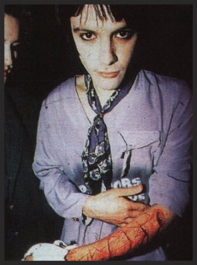 Inertia Creeps was originally written by Massive Attack as a track for Manic Street Preachersâ€™s Richey Edwards to sing. Ultimately, they ended up providing a remix for the single release.